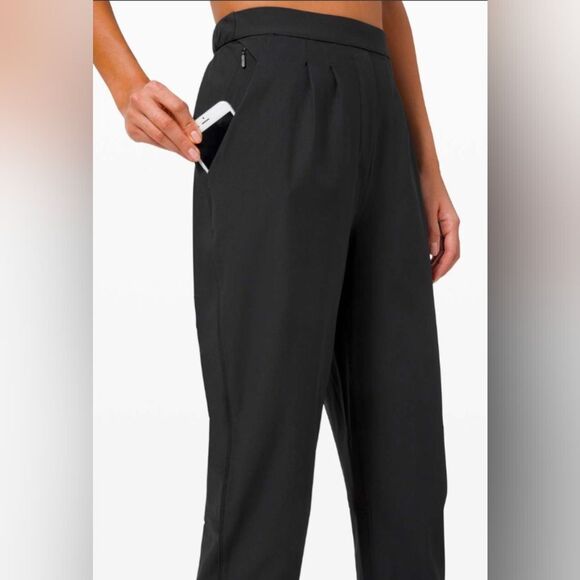 Lululemon Essential High-Rise Black Pleaded Cropped Stretch Pants Trouser Sz 8 - Picture 3 of 8